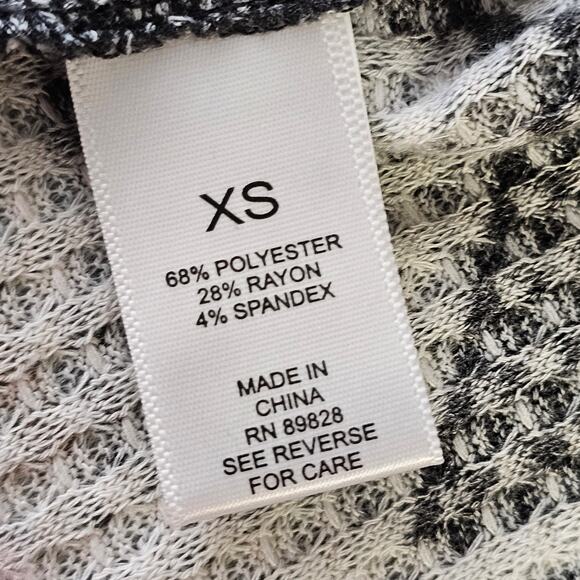 LOGO Lounge Lori Goldstein Womens Cloud Waffle Printed Scoop Neck Top Sz XS Gray - Picture 6 of 8